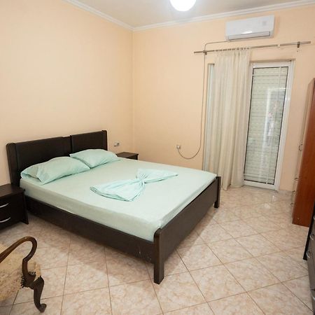 Connie'S Apartments Sarande Luaran gambar