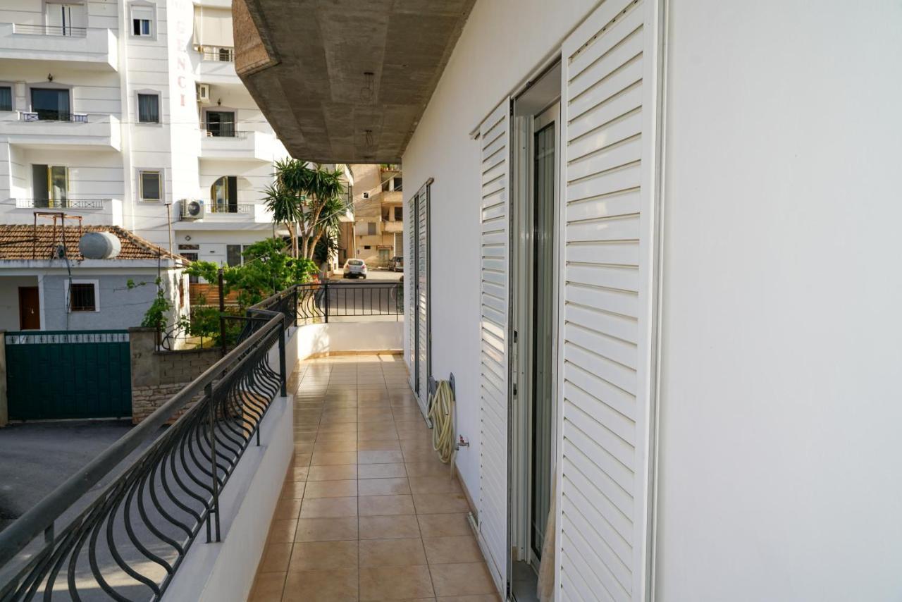Connie'S Apartments Sarande Luaran gambar