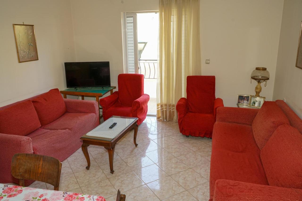 Connie'S Apartments Sarande Luaran gambar