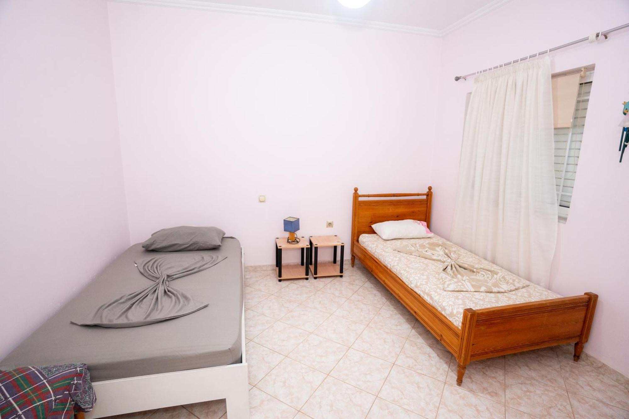Connie'S Apartments Sarande Luaran gambar